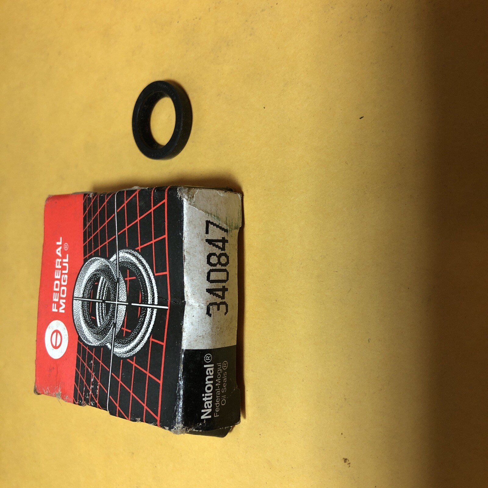 National 340847 Manual Shaft Seal. Free And Fast Shipping !
