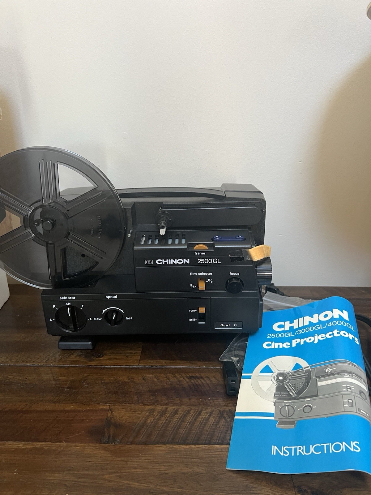 CHINON 2500GL DUAL 8mm Super Movie Projector Original Box Manual Cord Tested