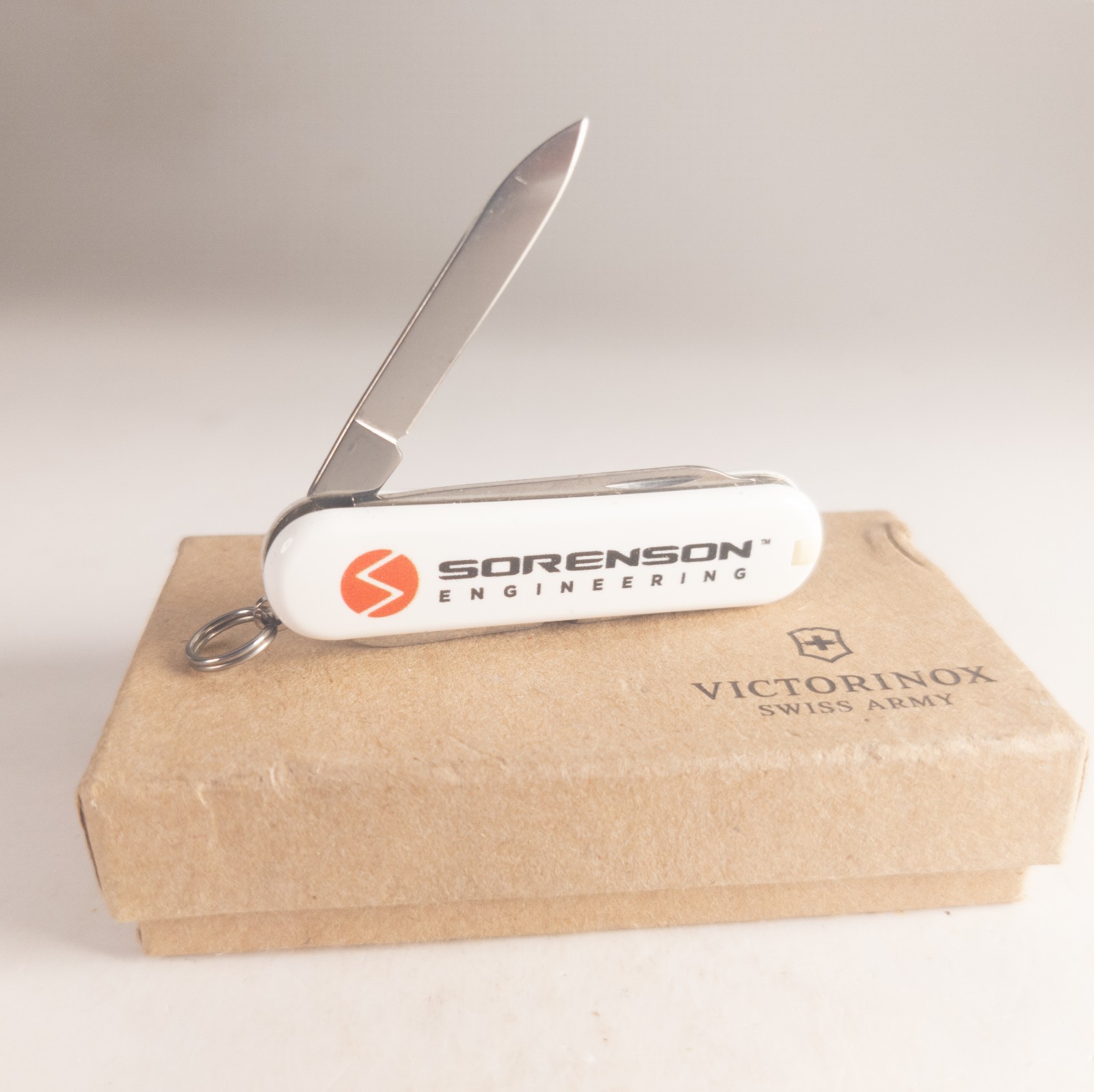 Victorinox Swiss Army Knife Classic SD 58mm White SORENSON ENGINEERING With Box