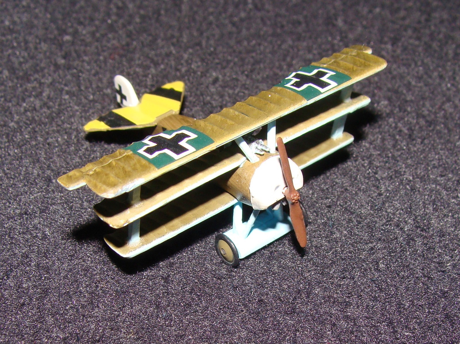 1:144 Wings of War Series I WWI German Fokker Dr. I  Ace Airplane