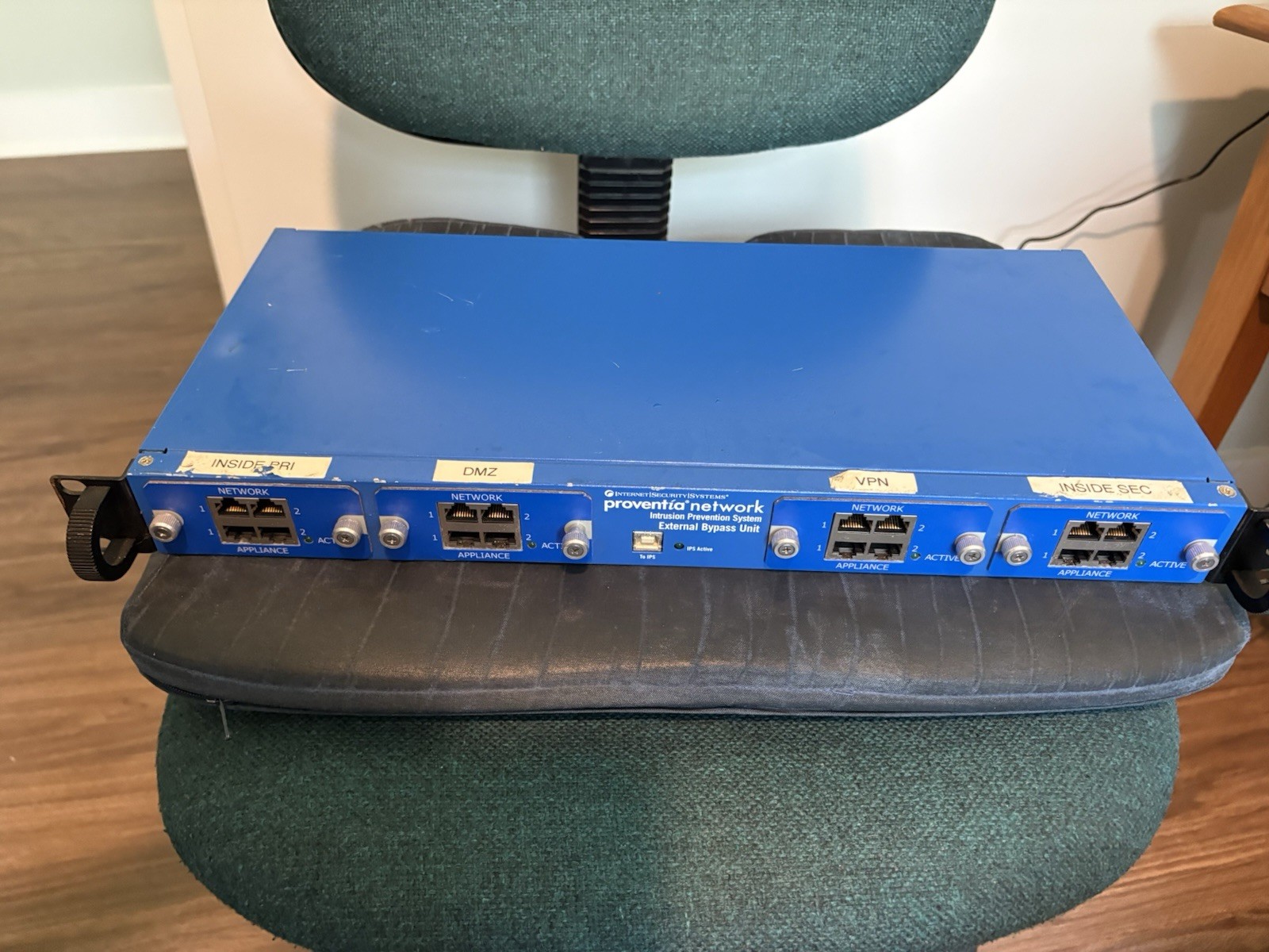 IBM Proventia Network Intrusion Prevention System BYP-4T-0S-0L W/RACK ears