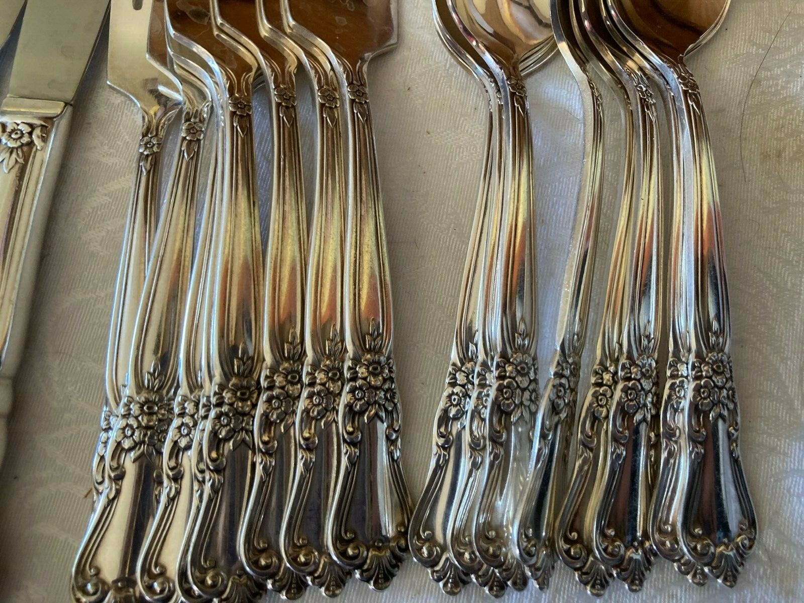Rogers Oneida sectional Valley Rose flatware 19 pc