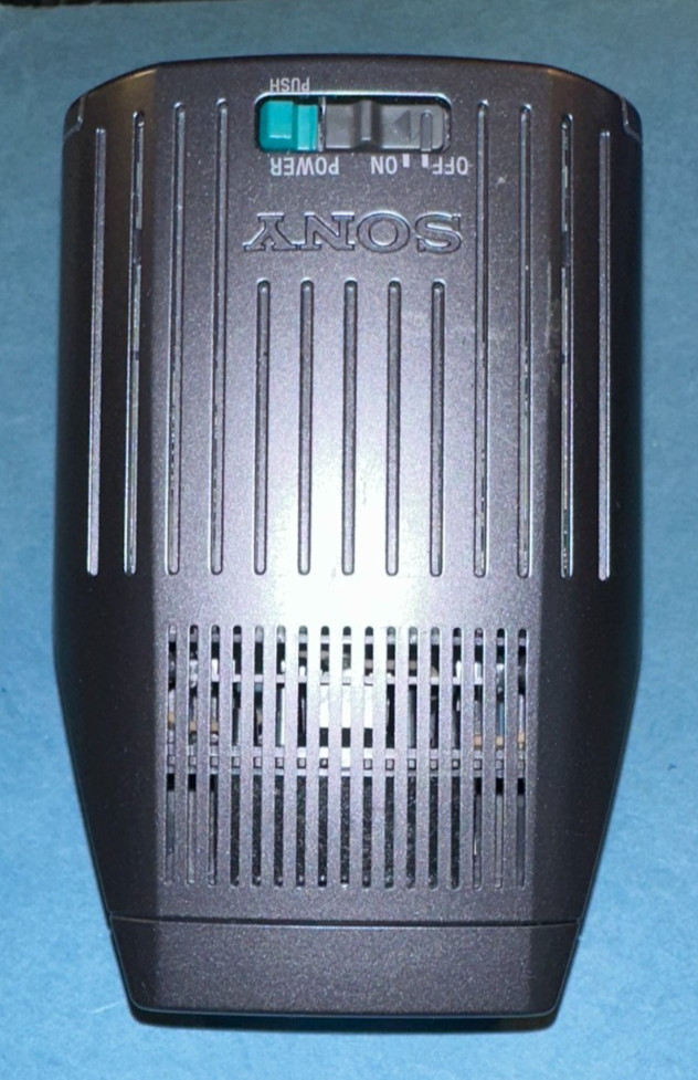 SONY HVL-10NH Camcorder Light for Handycam: HVL-10NH 4xAA Battery 10W Bulb NICE!