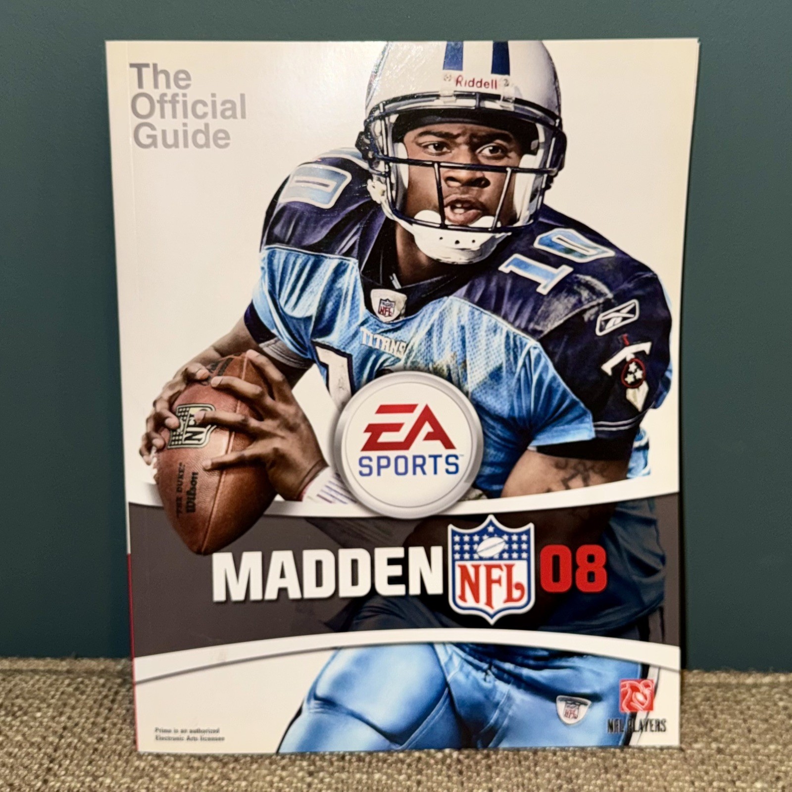 Madden NFL 08 Prima Official Strategy Guide EA Sports - Vince Young Titans Cover