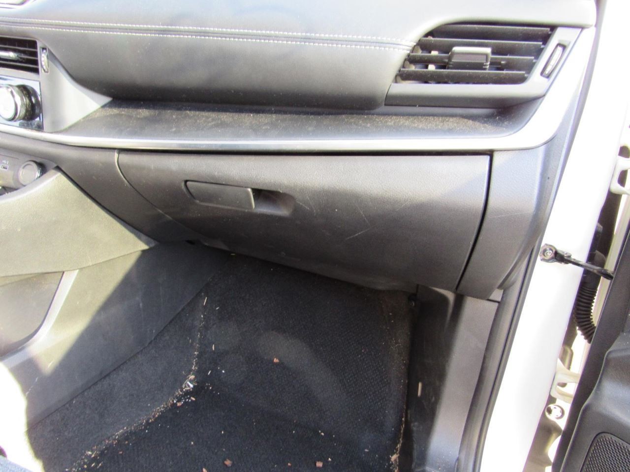 ROGUE     2021 Glove Box 1024178