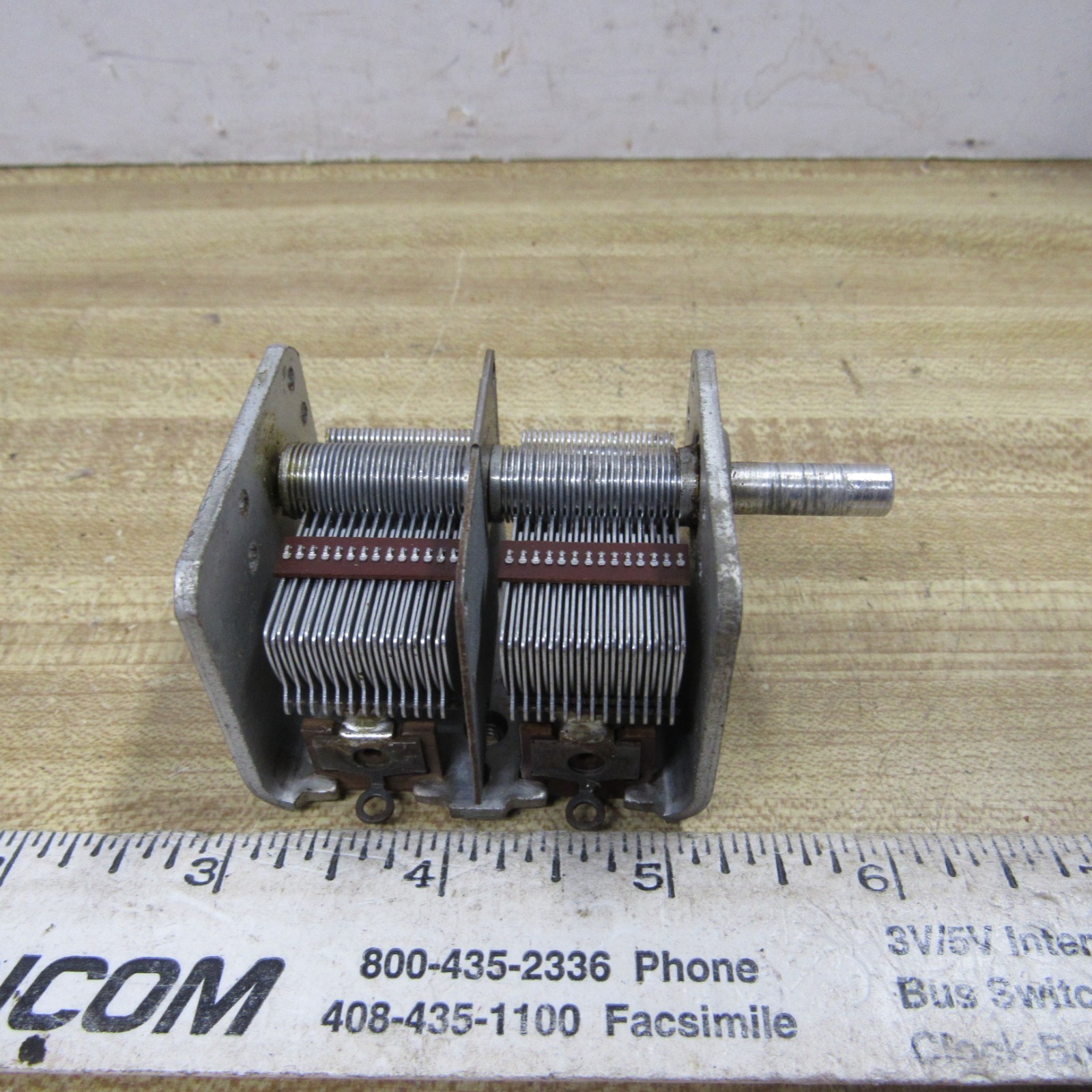 VARIABLE CAPACITOR DUAL 440 pF  13 to 440 pF 1/4 in shaft Heathkit 26-9