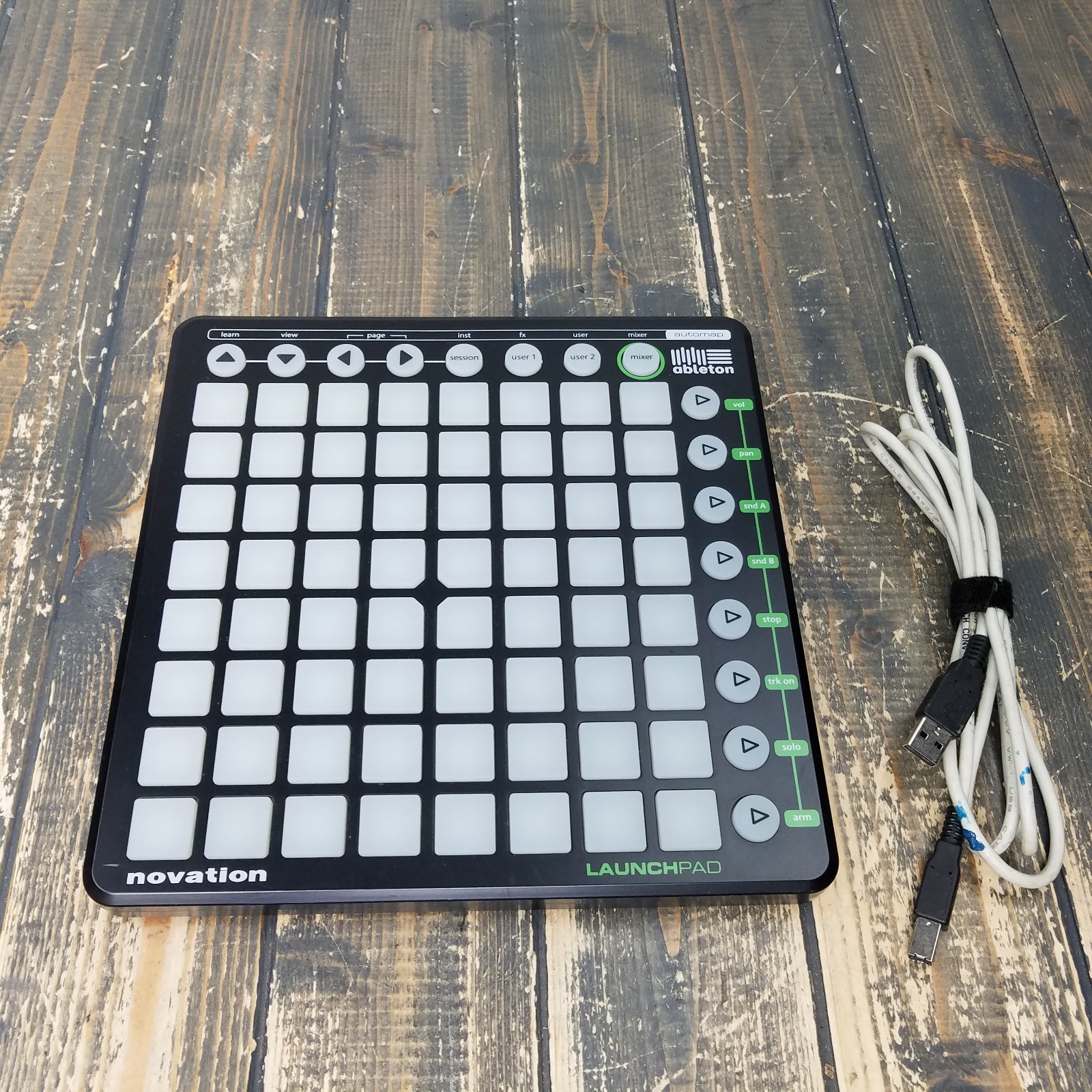 Novation NOVLPD01 Launchpad 64 Pad Controller Ableton Live with CABLE