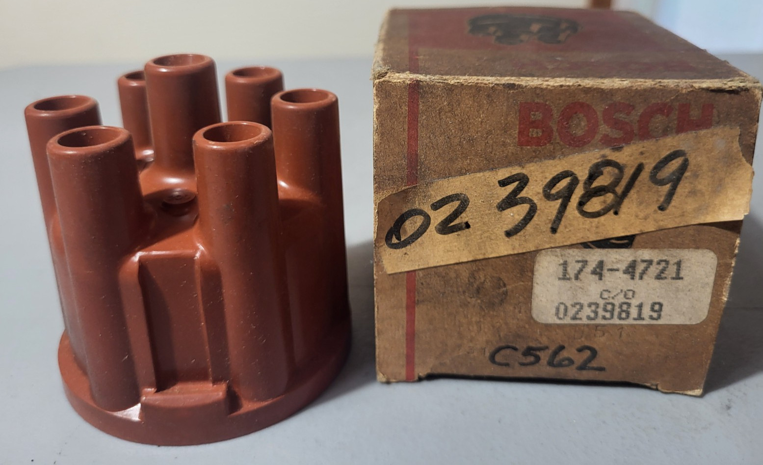 Bosch BA 174-4721 Distributor Cap-NEW Borg Warner C562
