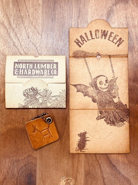 Trifold notched tiny envelope cutting die