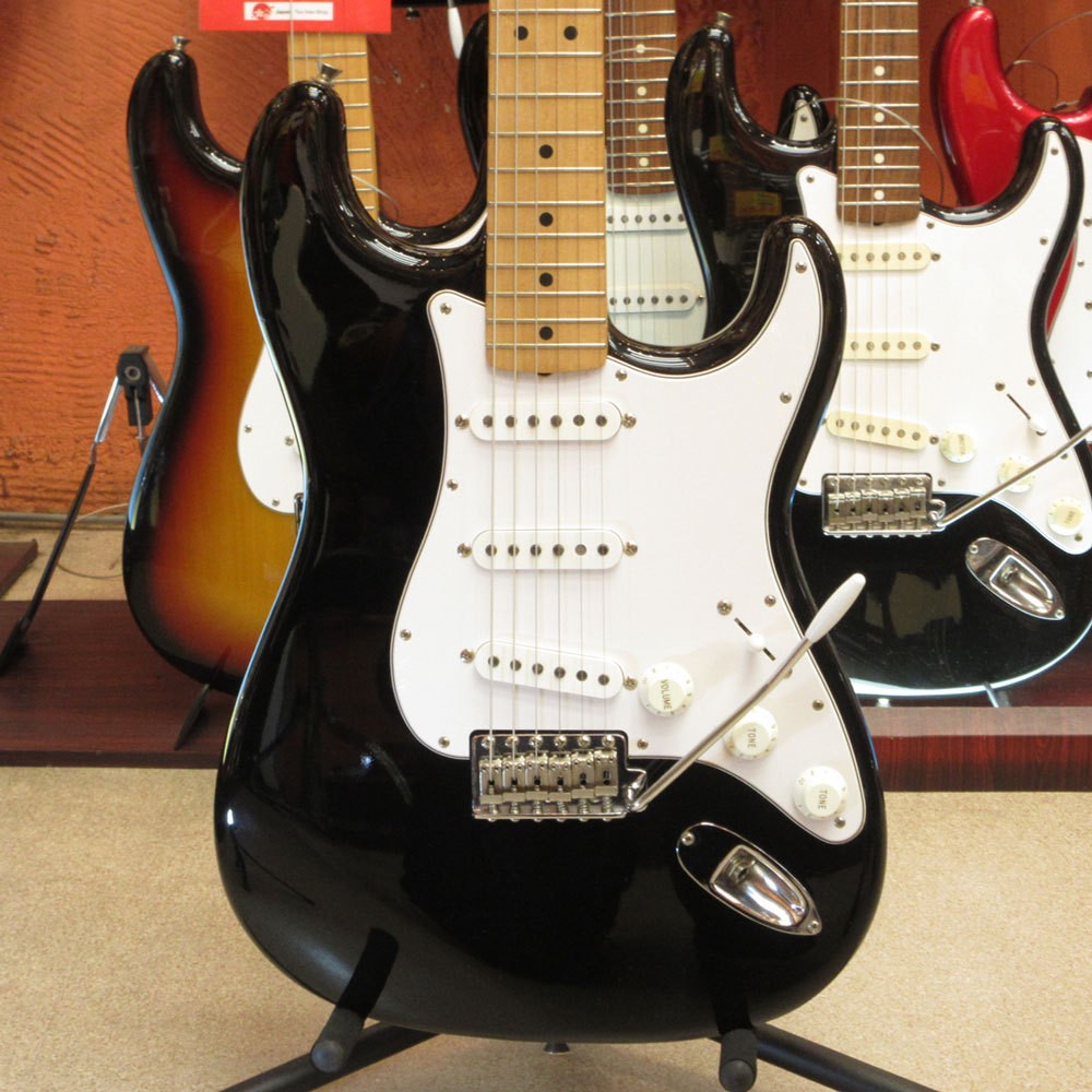 Fender Japan ST-STD (2000s) (no260530)