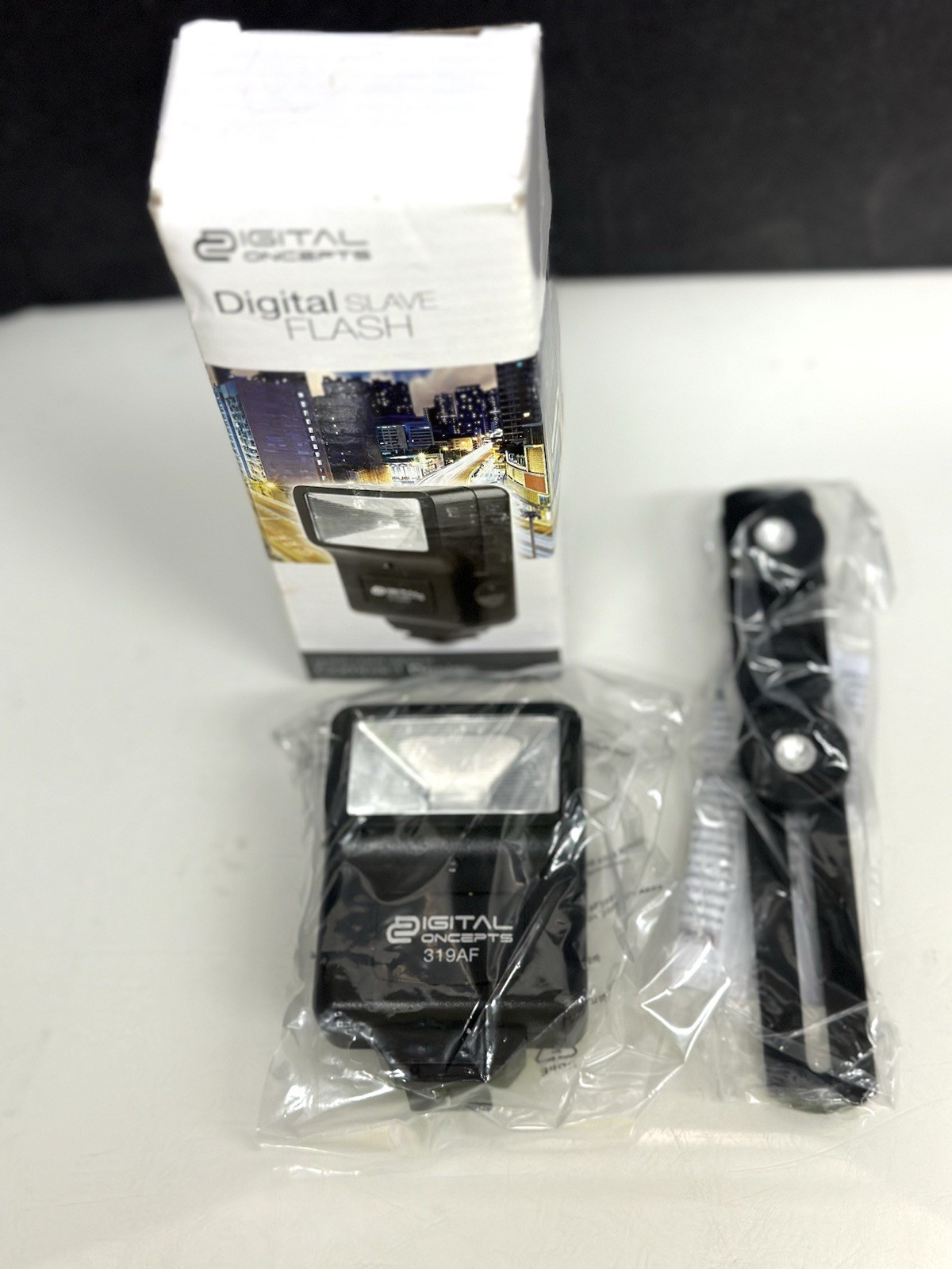 Digital Concepts Digital Slave Camera Flash 319AF New For Canon DSLR & Bracket