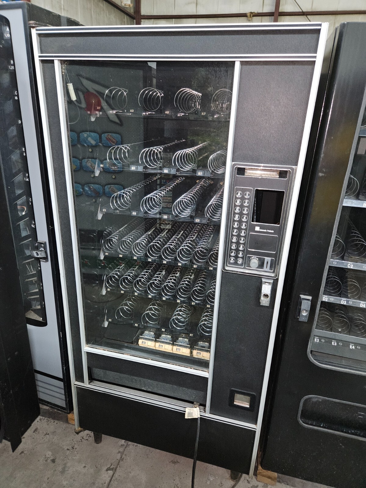 Automatic Products Snackshop Cooled Snack Machine Chilled Snack Vending Machine