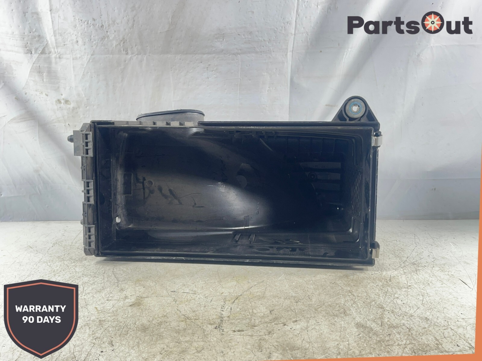 2005 Porsche Cayenne Petrol Air filter box 6572739 OEM