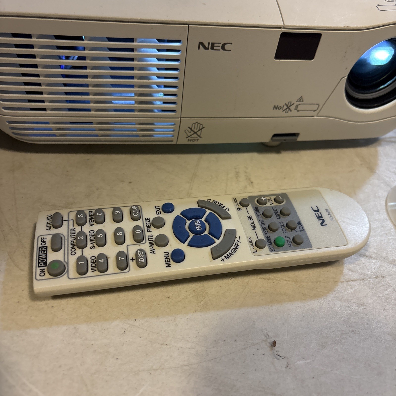 NEC NP215 DLP Engine Compact Mobile Projector. Works Great. W/ Remote