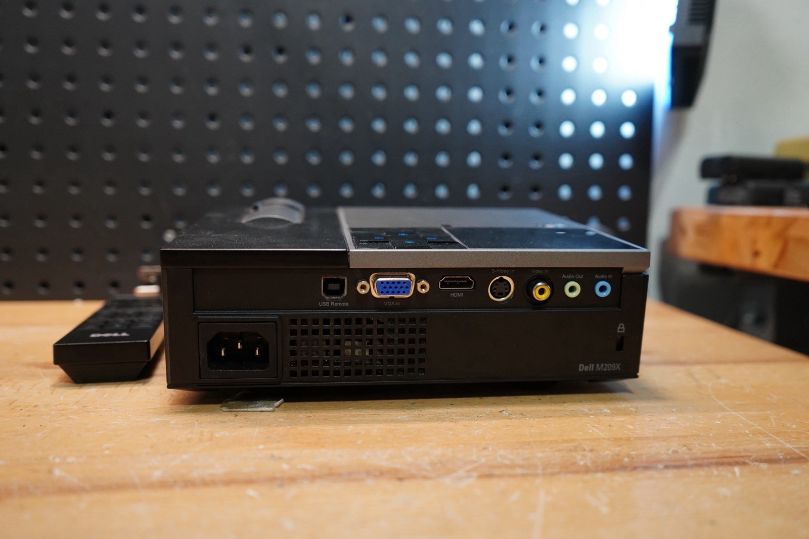 (M) Dell Projector M209X Black DLP VGA HDMI Remote Cables Case Cap