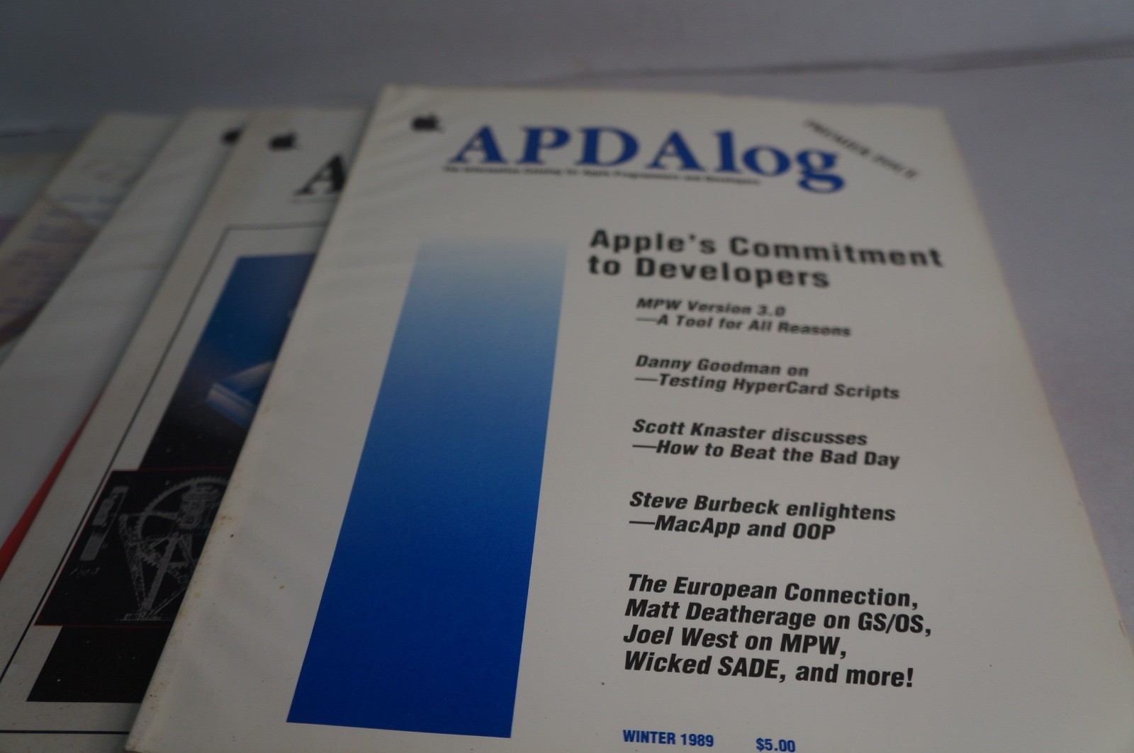lot of 10 Vintage Apple APDAlog Catalogs For Programmers & Developers APDA Log