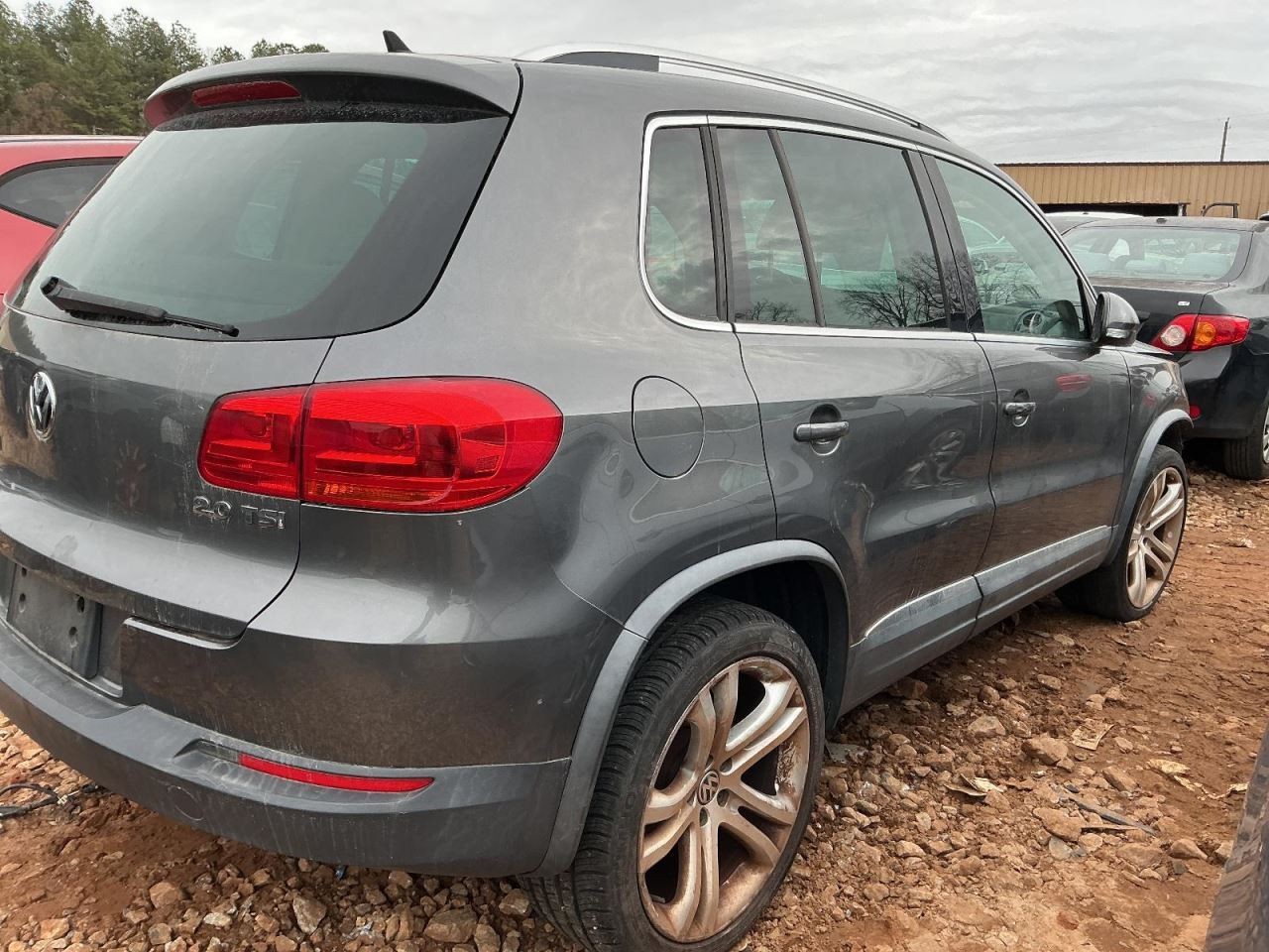 TIGUAN 2012 Glove Box 4909107