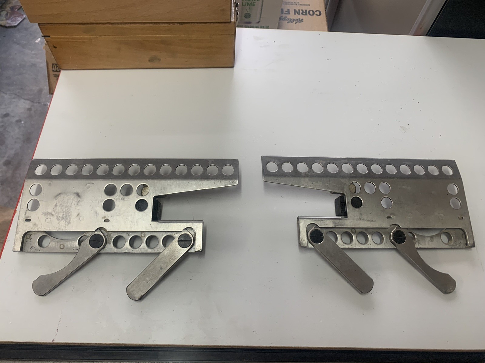 Heidelberg Speedmarster Delivery Side Joggers  left side / right side