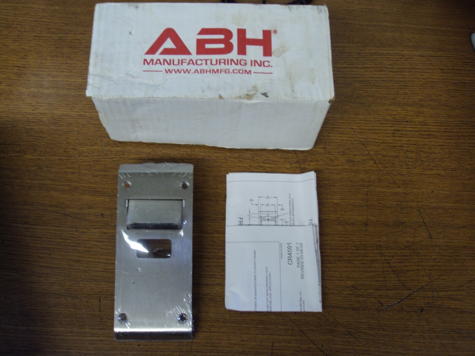 New ABH CR4591  US 32D Double Lipped Strike w/Rescue Stop For Center Hung B396