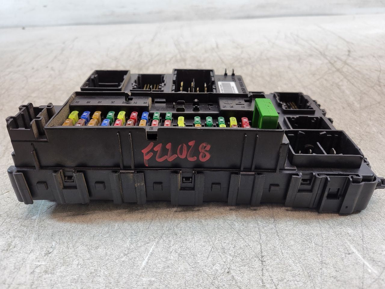2015 2016 FORD FUSION CABIN JUNCTION FUSE BOX OEM GG9Z-15604-C