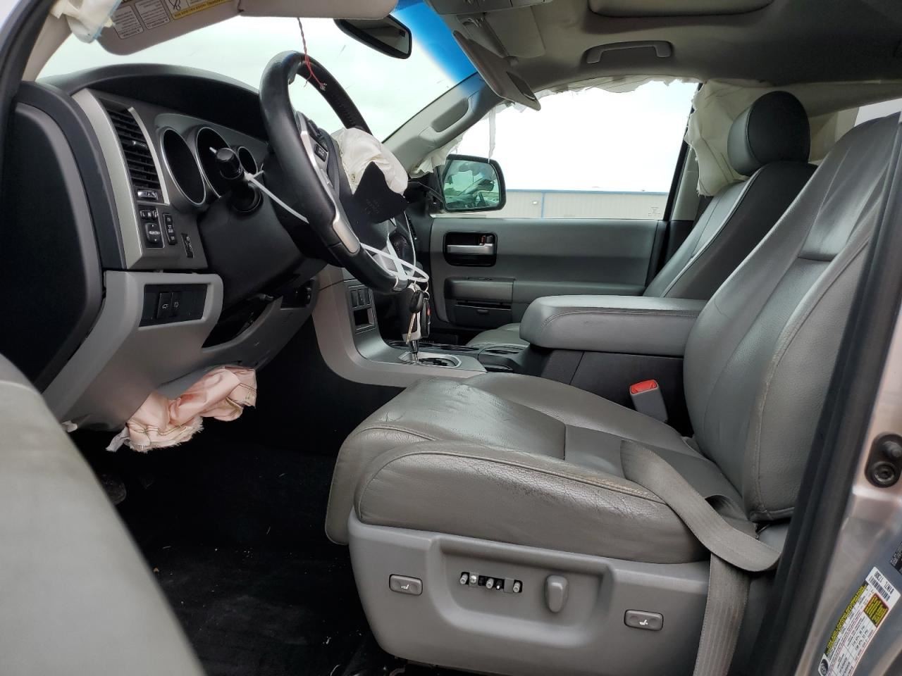 Camera/Projector Camera Rear Tailgate Mounted Fits 13-15 SEQUOIA 341278