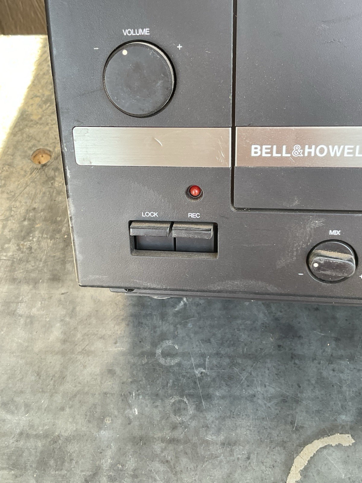 BELL & HOWELL 33SR COMPACT SUPER 8 PROJECTOR Powers On