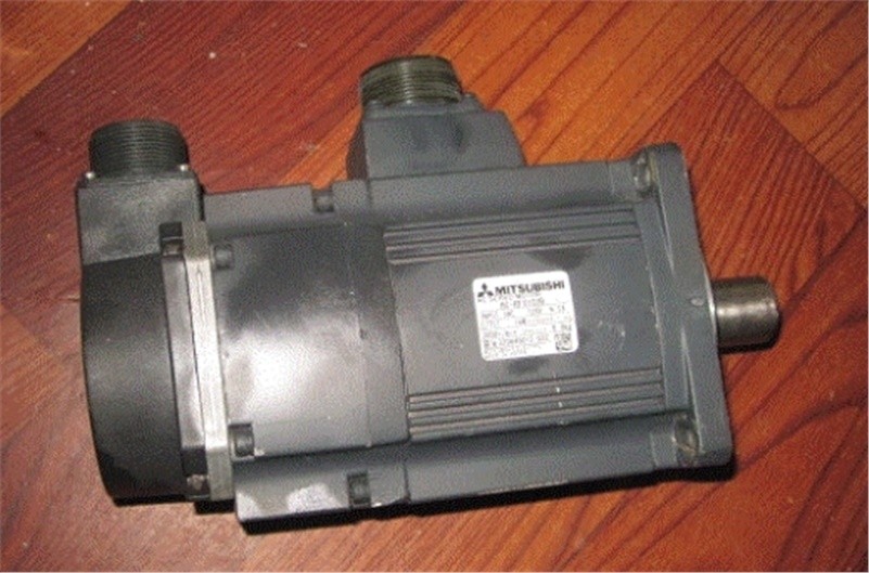 1Pc Used Mitsubishi Electric HC-RFS103B bv