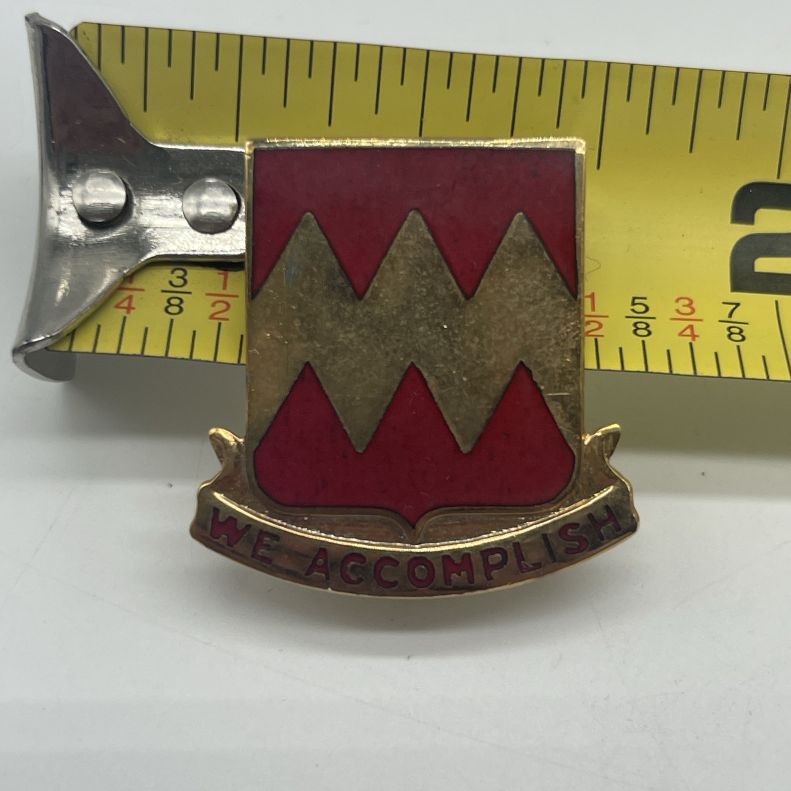 U.S. Military 35th Field Artillery DI DUI Crest Pin Clutch WE ACCOMPLISH Meyer