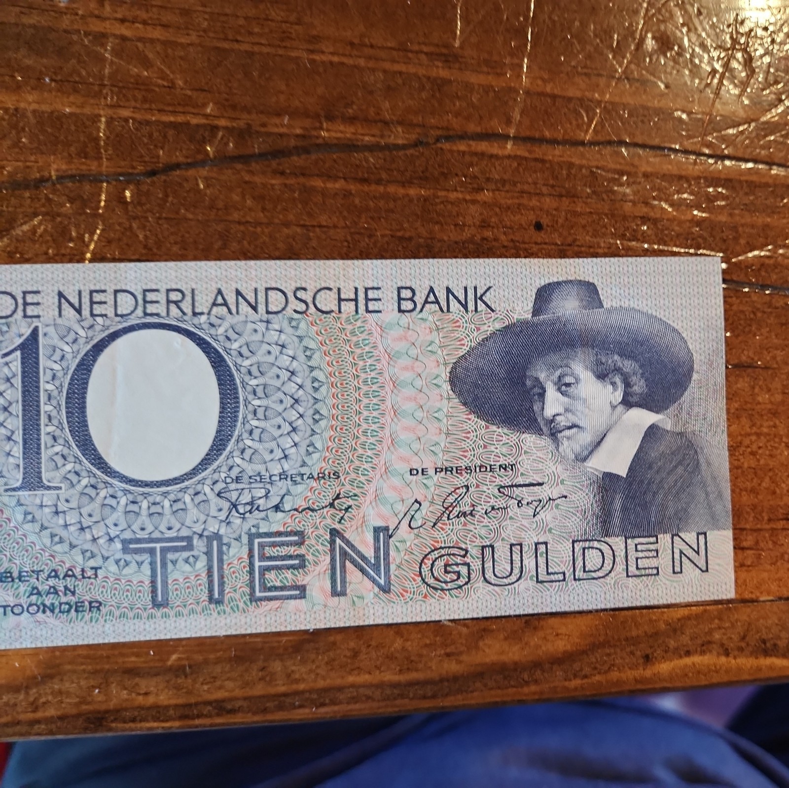 Netherlands  … P-59 … 10 Gulden … 1943 … Choice XF-AU BEST PRICE PERIOD!!