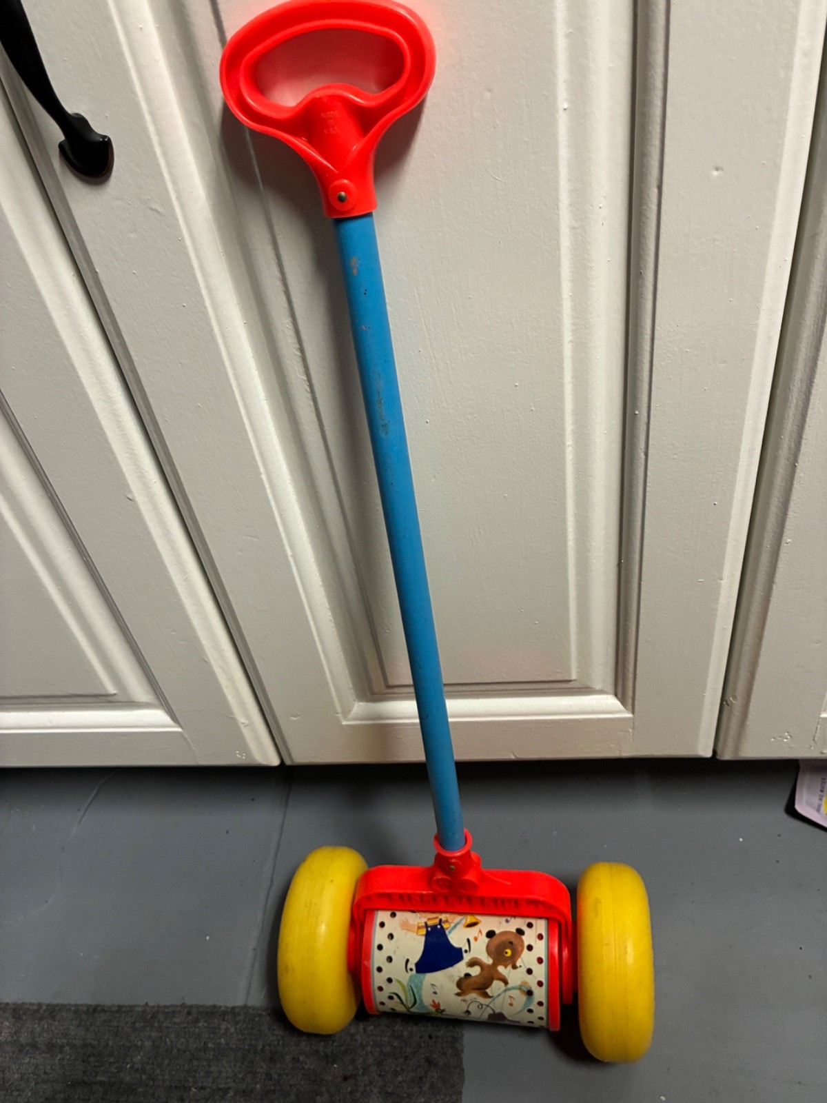 Vintage 1963 Child’s Fisher Price Musical Melody Chime Roller Push Toy #757