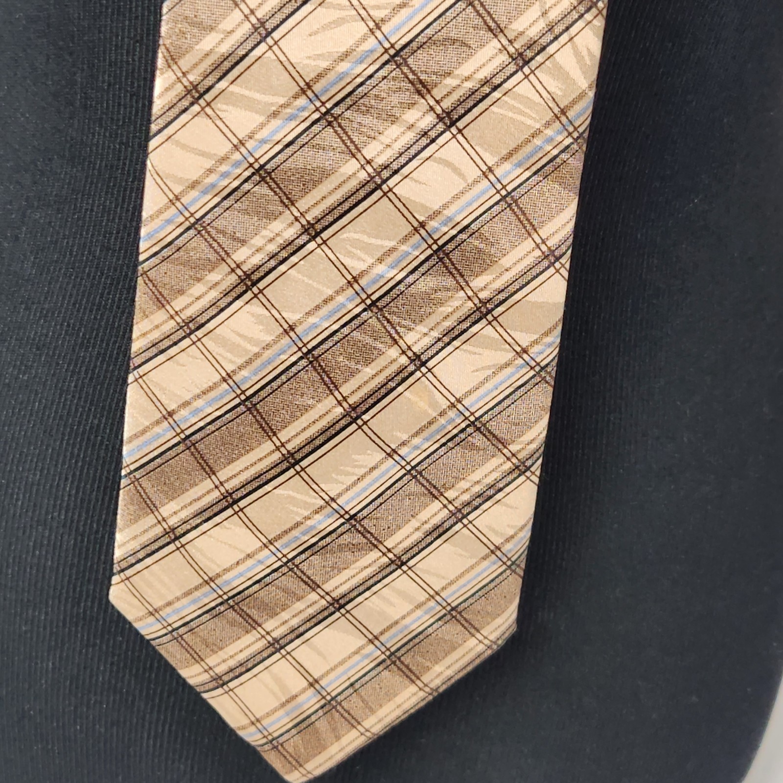 Shendeheng Shimmering Tan Striped Necktie 56x4 Handmade 100% Polyester EUC