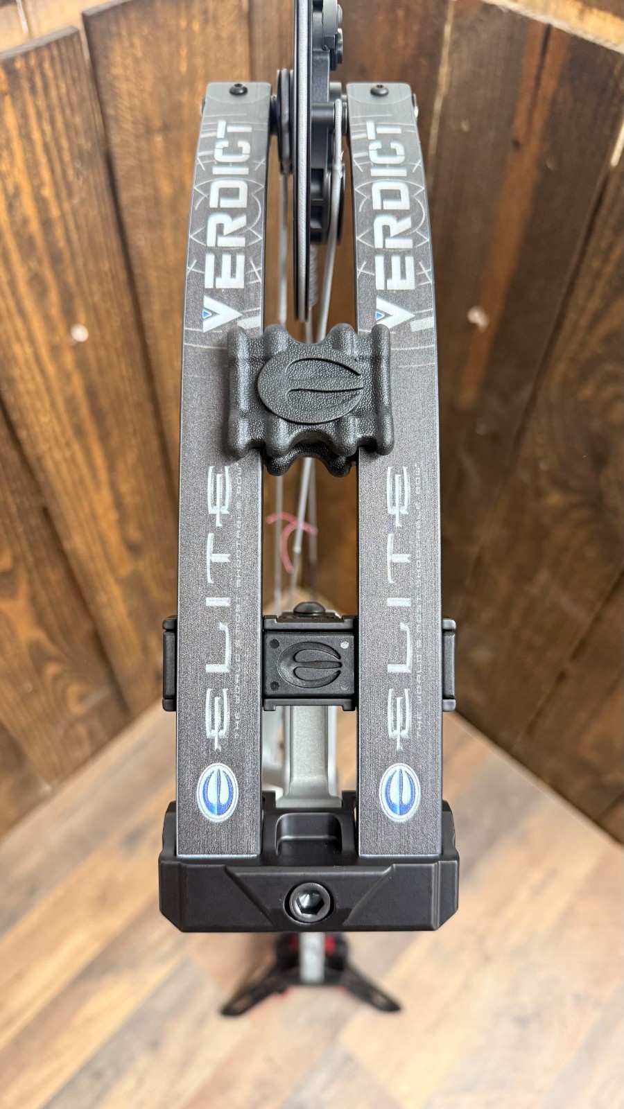 *PACKAGE* - Elite Verdict - 40# - Silver - RH