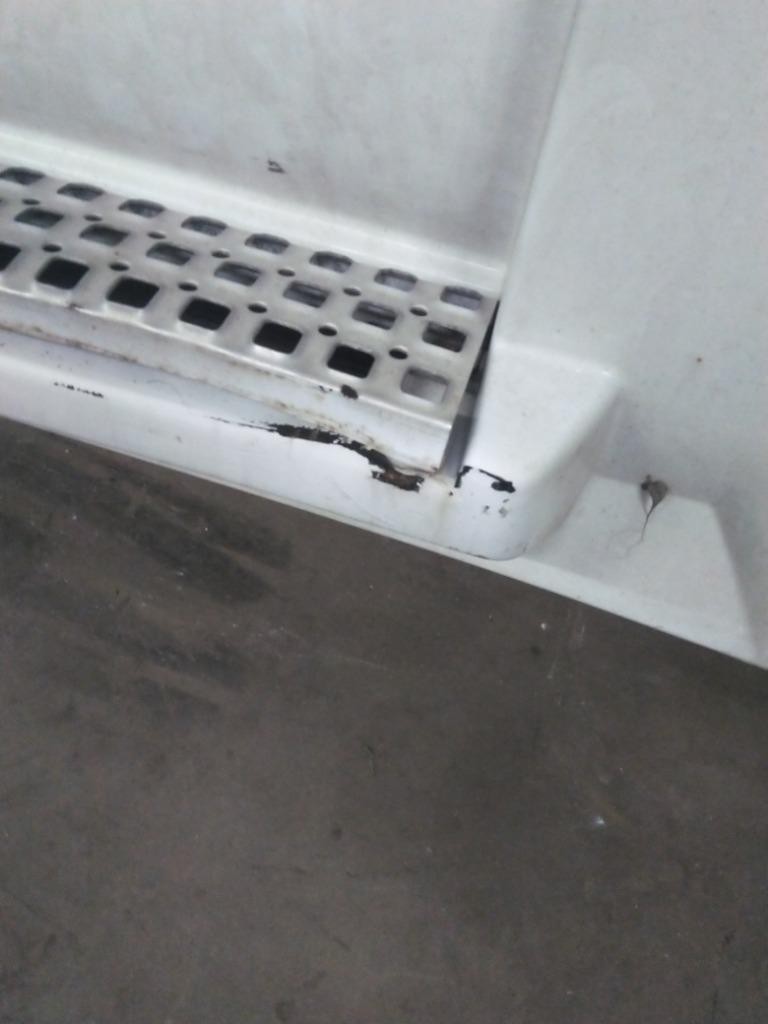 For 2006 VOLVO VNL SIDE FAIRING Right , IL