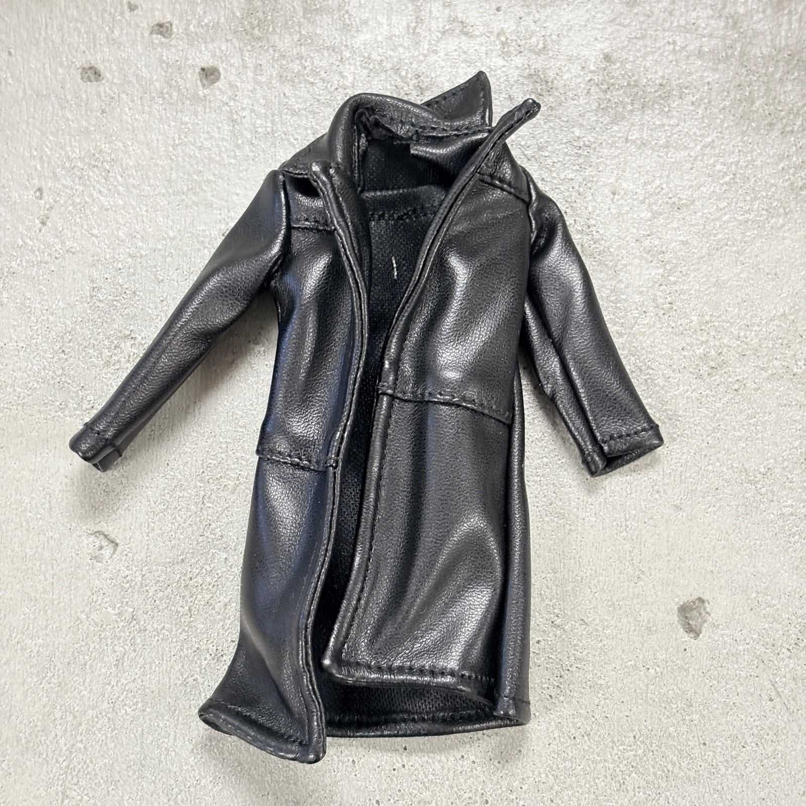 PB-PUN-JKT: 1/12 Punisher Style Faux Leather Coat for 6" medium to slim body