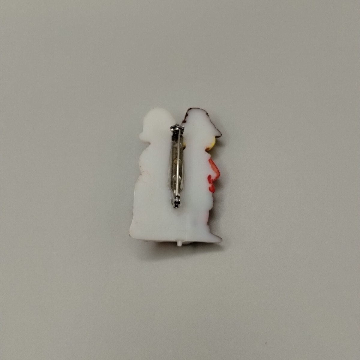 Plastic Thanksgiving Pilgrim Couple With Turkey Pin Brooch