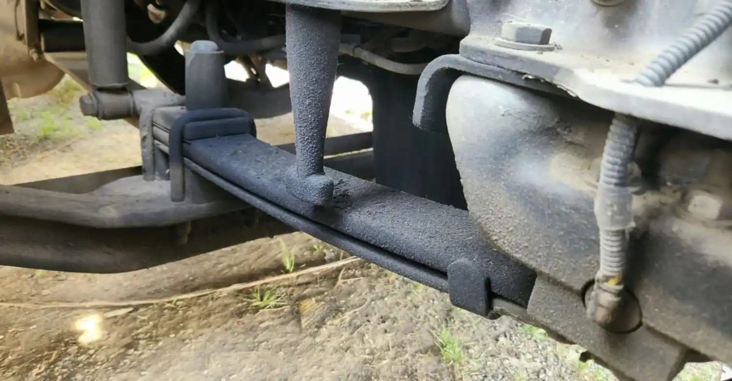 (Used) 2013 Freightliner Cascadia 113, FRONT LEAF SPRINGS Front Leaf & Springs