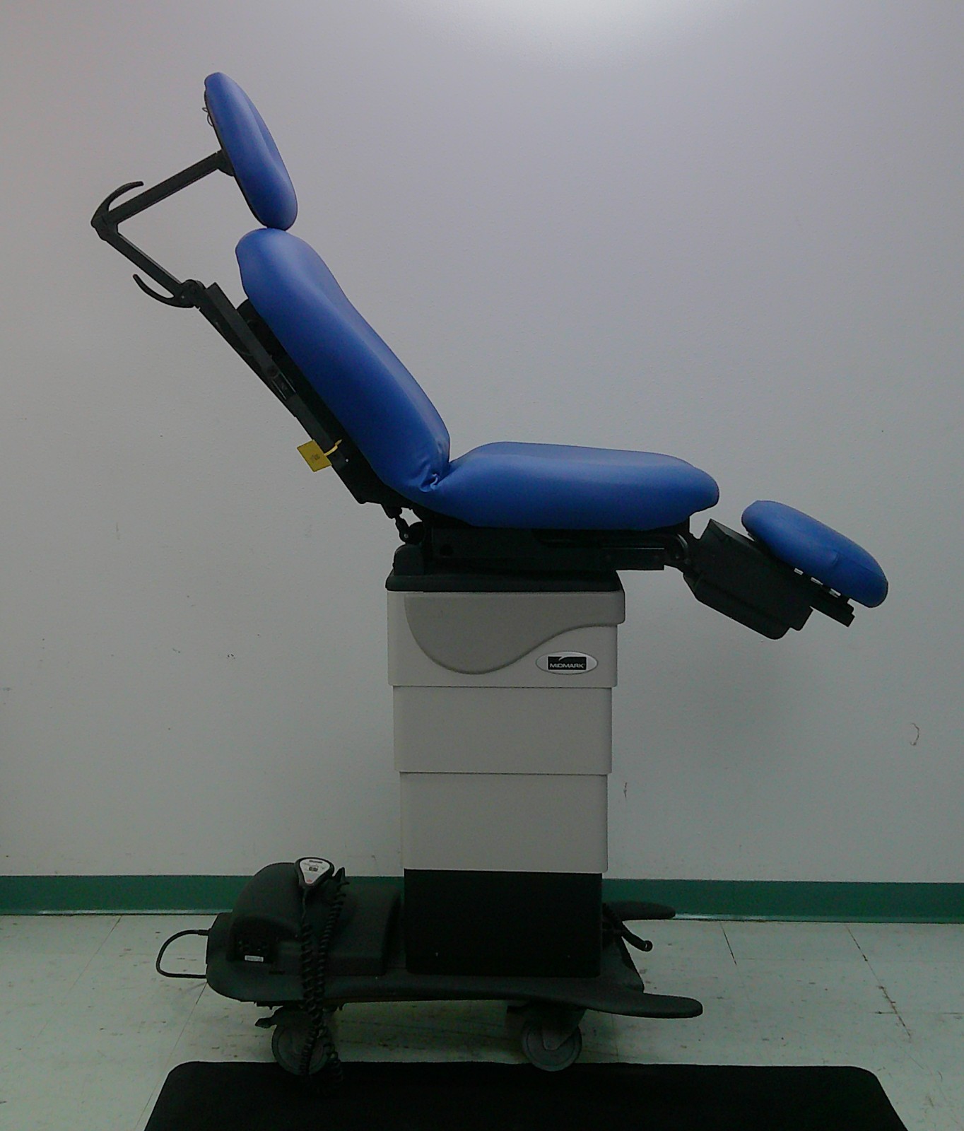 Midmark 630 Exam Table