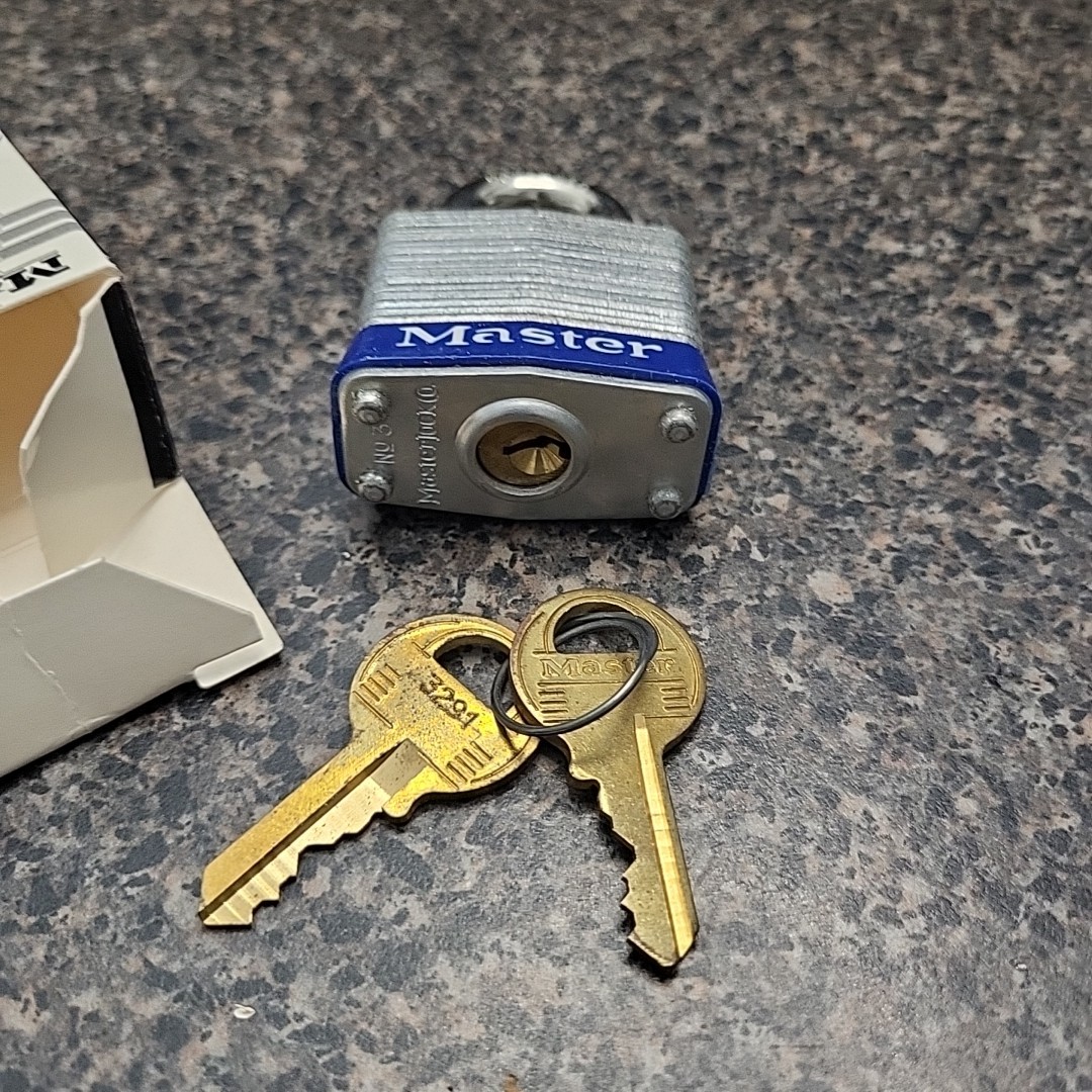 NEW IN BOX Master Lock No.3 Padlock