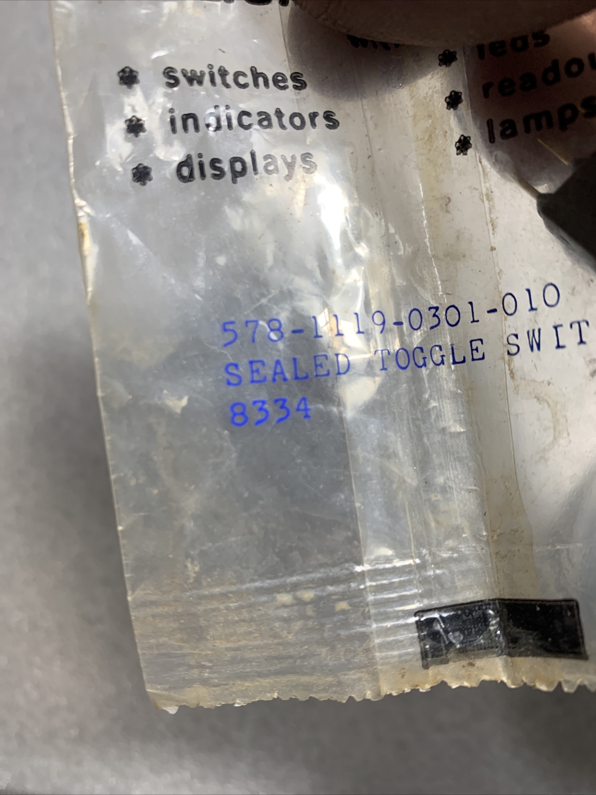 DIALIGHT 578-11 (578-1119-0301-010) SEALED TOGGLE SWITCH 0.4VA MAX
