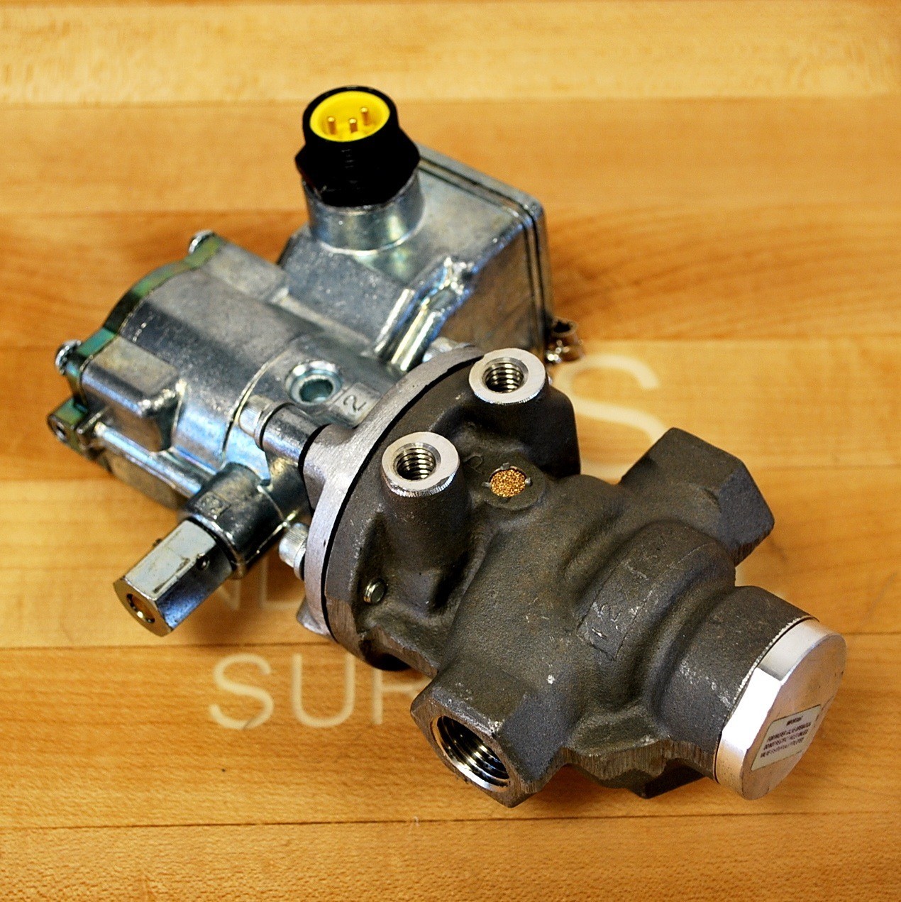 Parker N3554E04849F 3/8 Body Valve - NEW