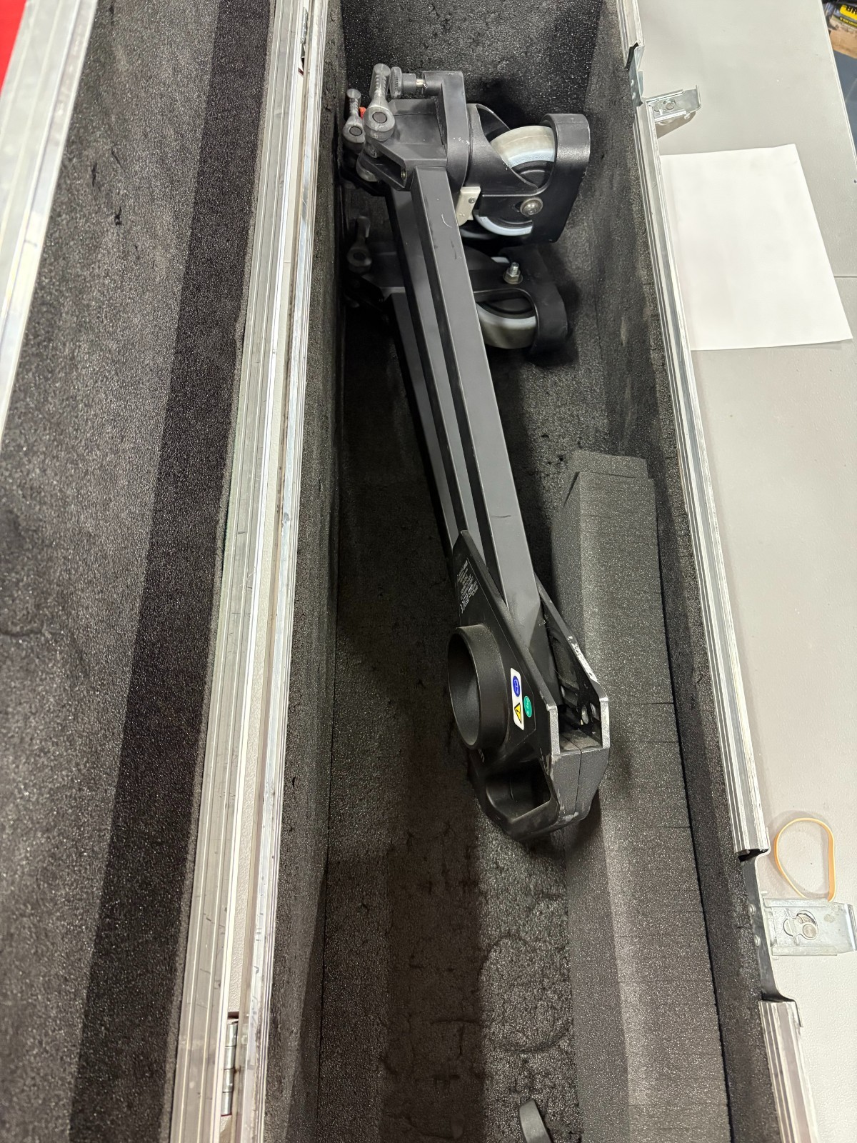 Vinten V3955-0002 ENG OB tripod dolly