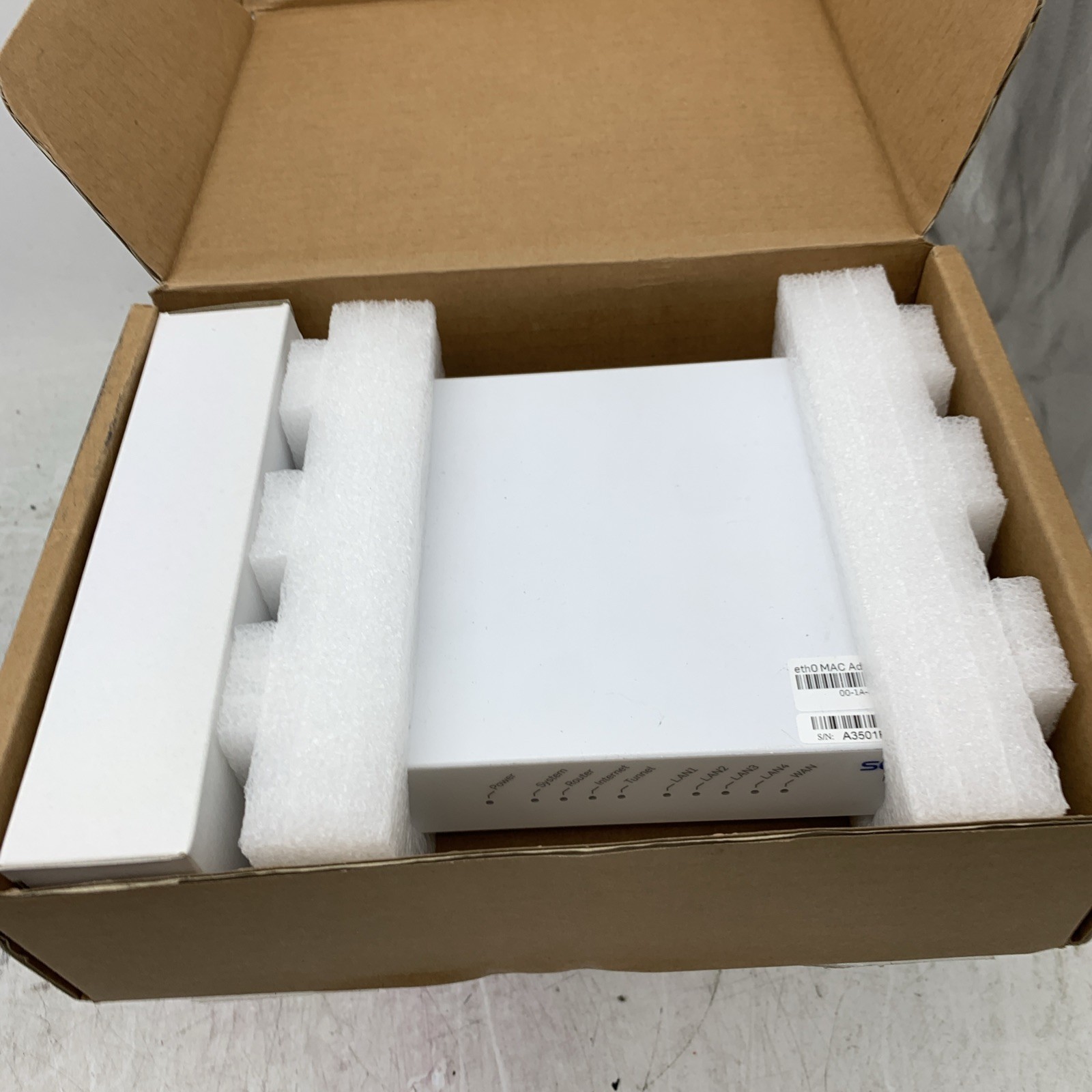 Sophos RED 15 Network Security Firewall Appliance. With Power Supply. Open Box.