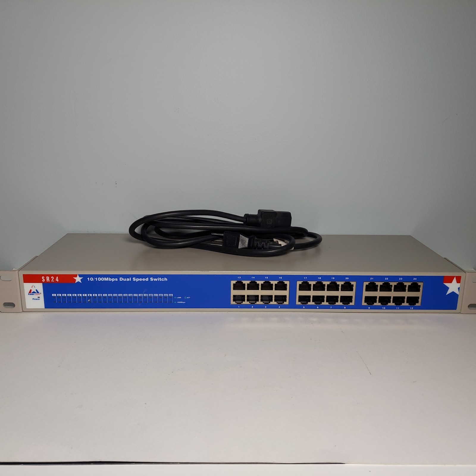 Amer.com 24 Port 10/100Mbps Rackmount Switch (SR24)