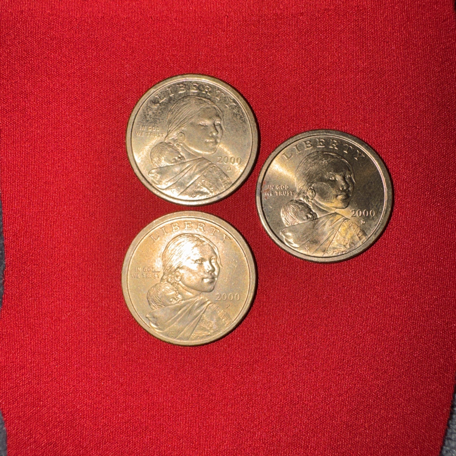 SET OF 3 - 2000 P SACAGAWEA ONE DOLLAR COIN US LIBERTY.