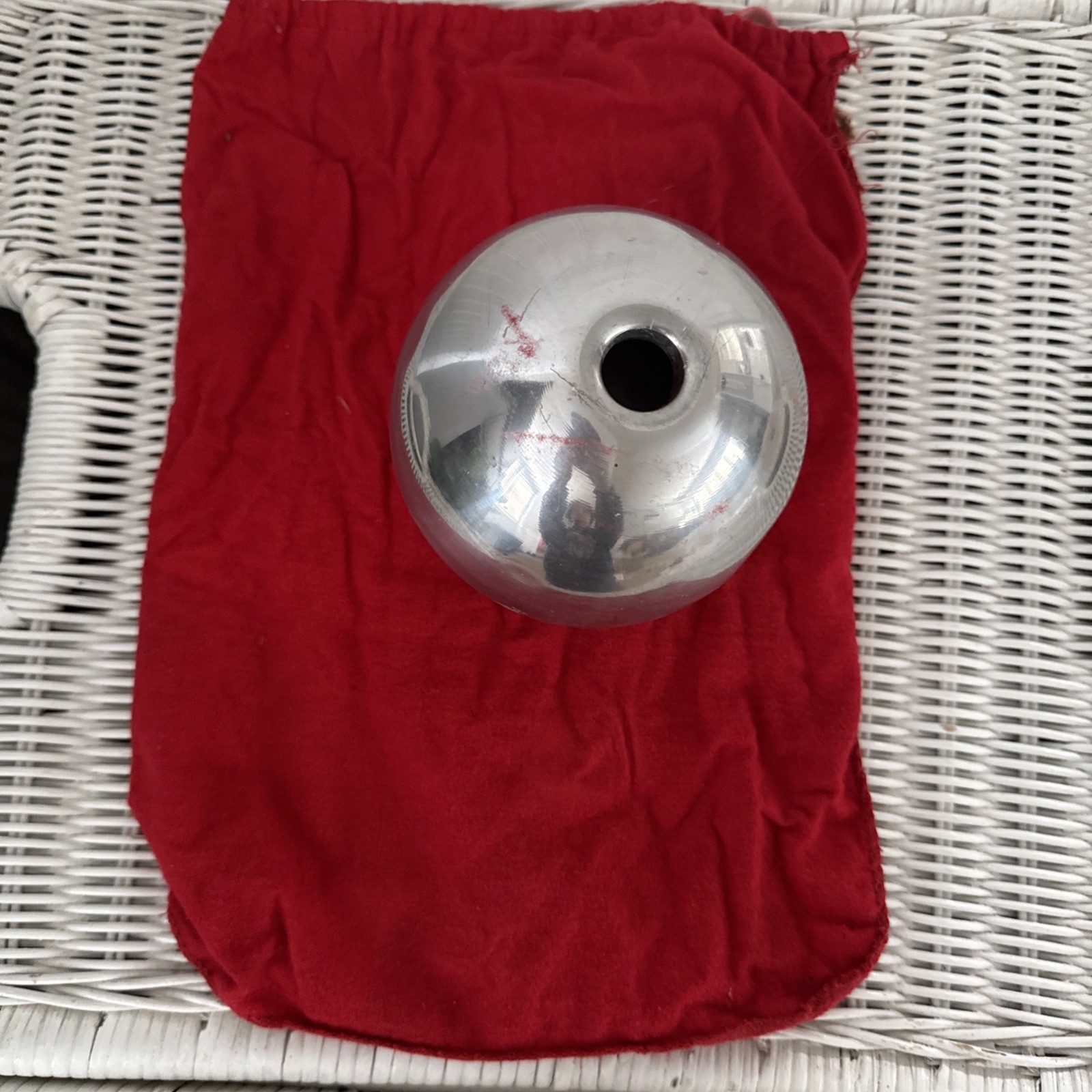 Vintage 4” Zombie Ball Metal Floating Ball Magic Trick w Velvet Bag