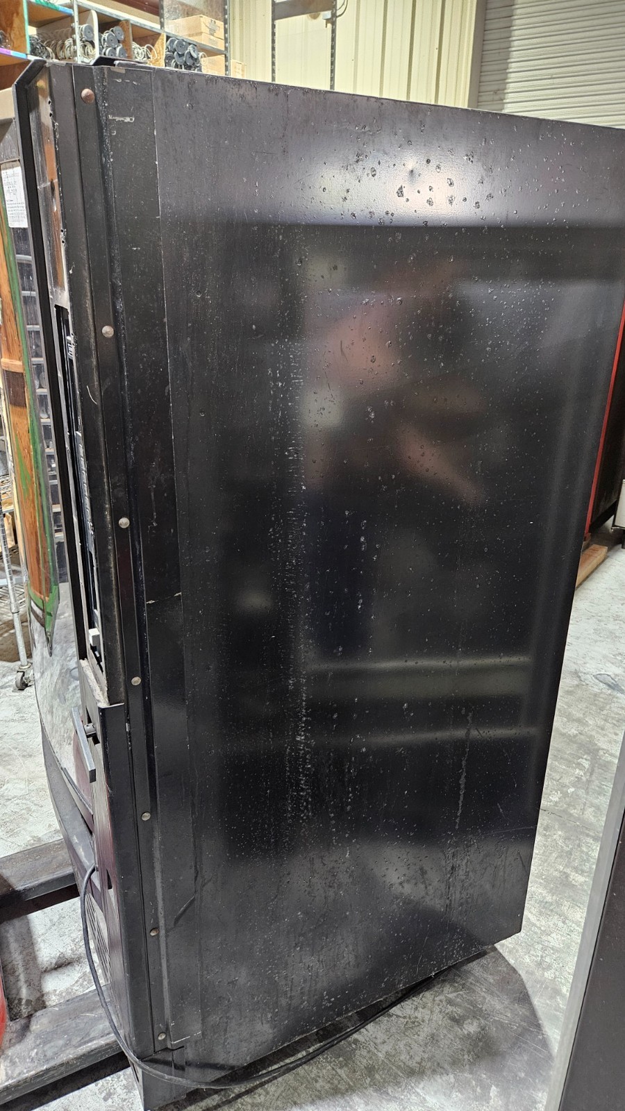 READ DESCRIPTION~Crane National 721D Refridgerated Chilled Snack Vending Machine