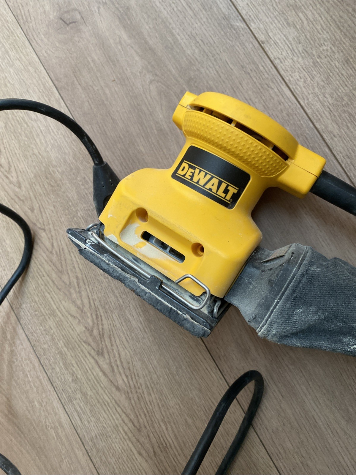 DEWALT Palm Grip Sander