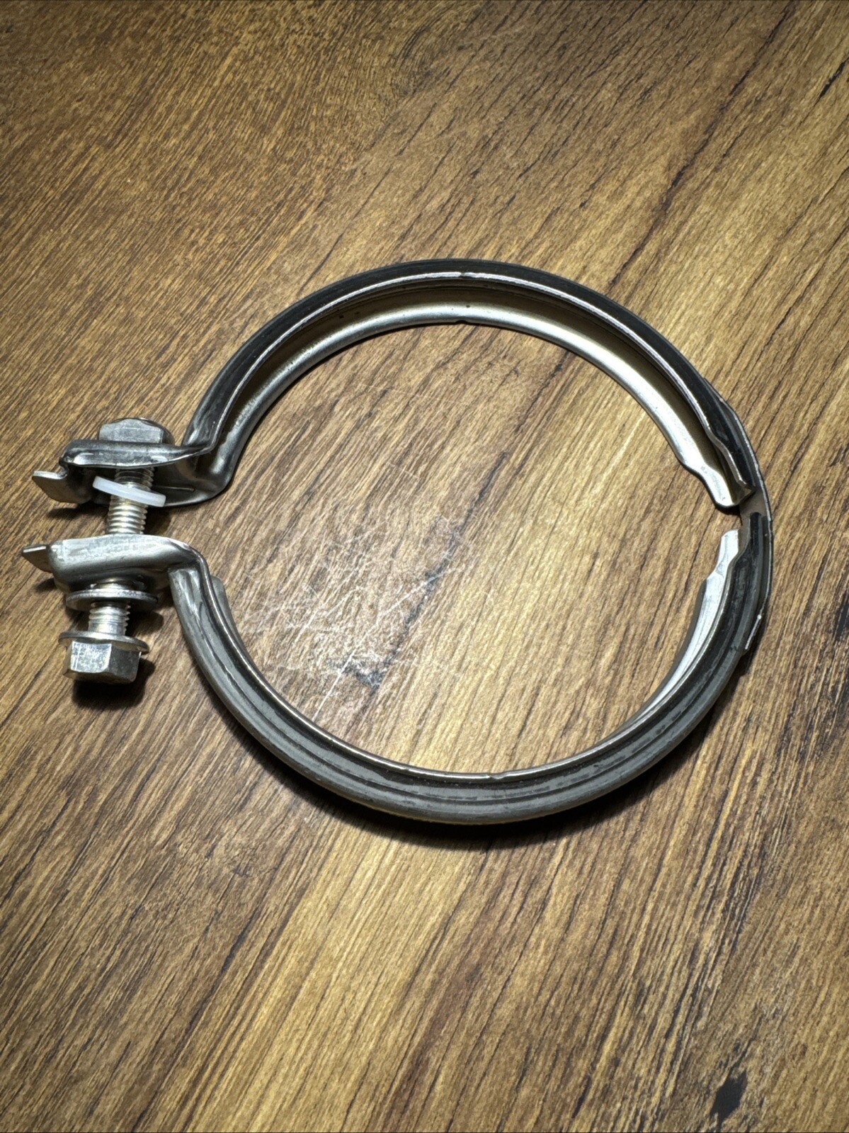 A0009955033 Genuine Mercedes-Benz OEM Exhaust Clamp.