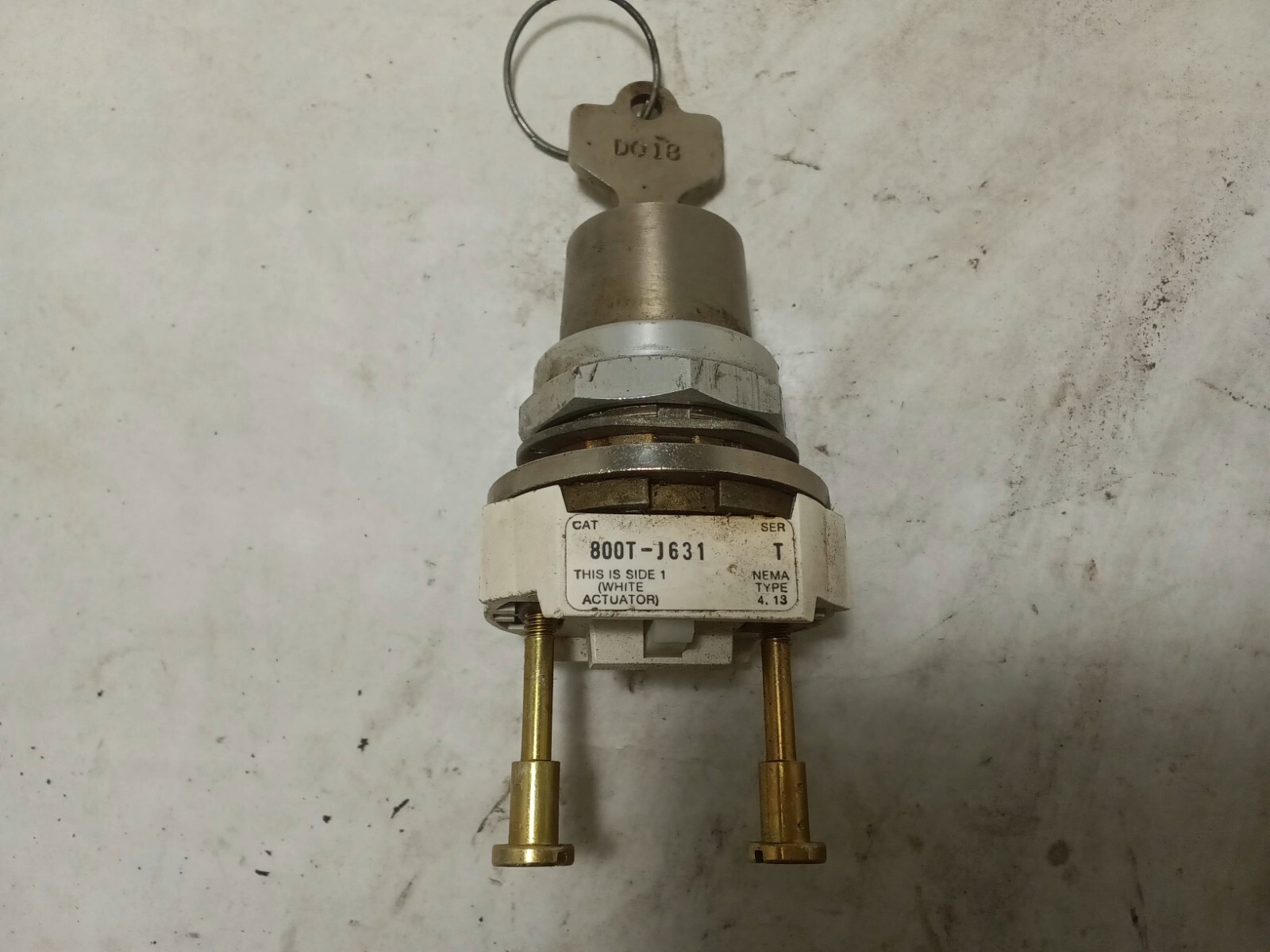 Allen-Bradley 800T-J631 Ser T Selector Switch (E1B1)