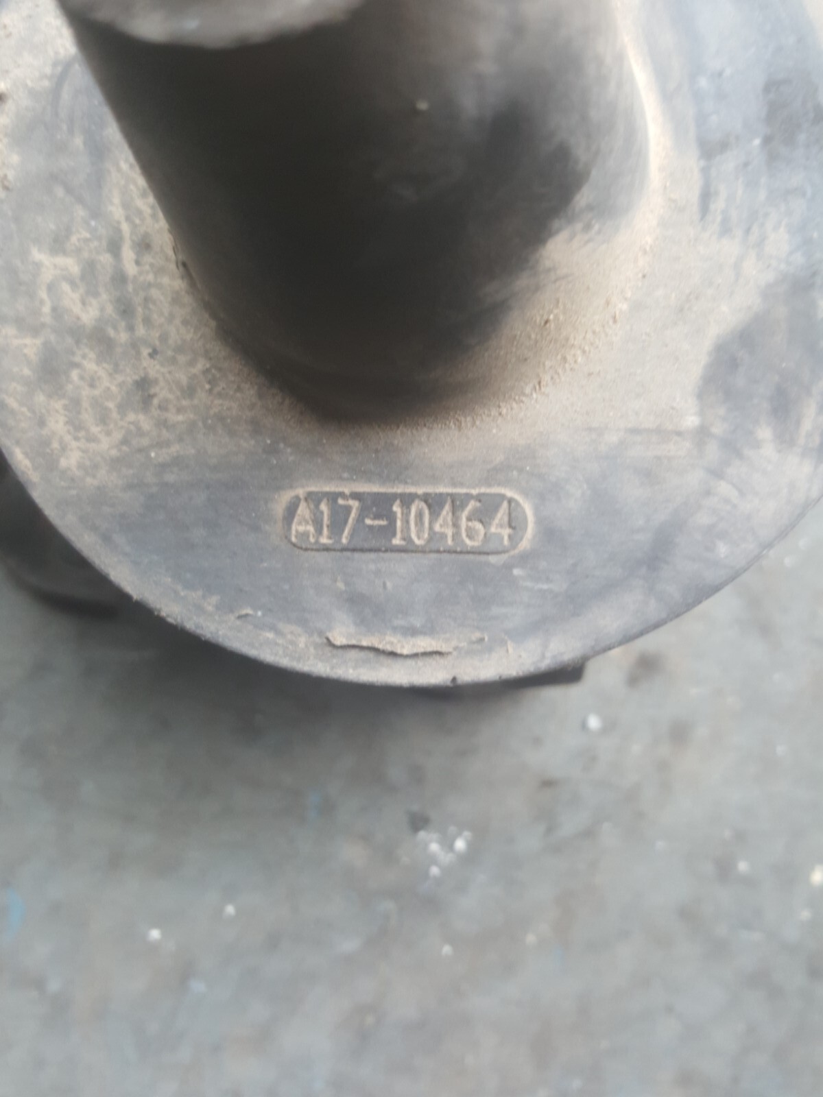 Freightliner Hood Mount A17-10464